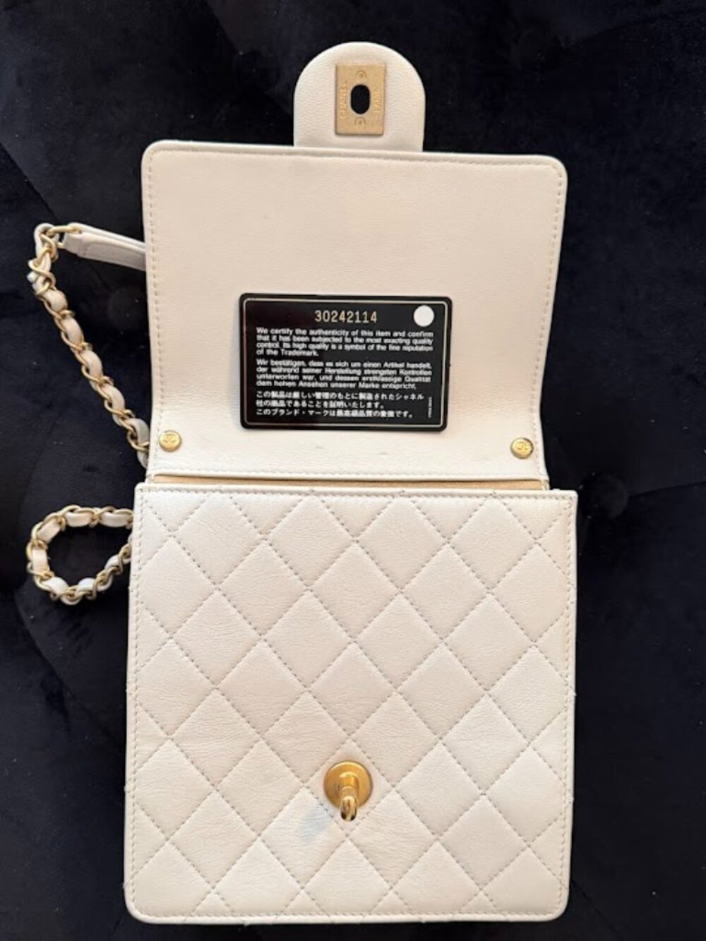Chanel R2649 White Lambskin Mini Flap Bag Quilted Gold CC Chain Top Handle Rare - Picture 5 of 16